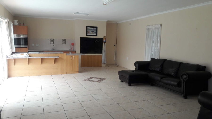 4 Bedroom Property for Sale in Middedorp Western Cape